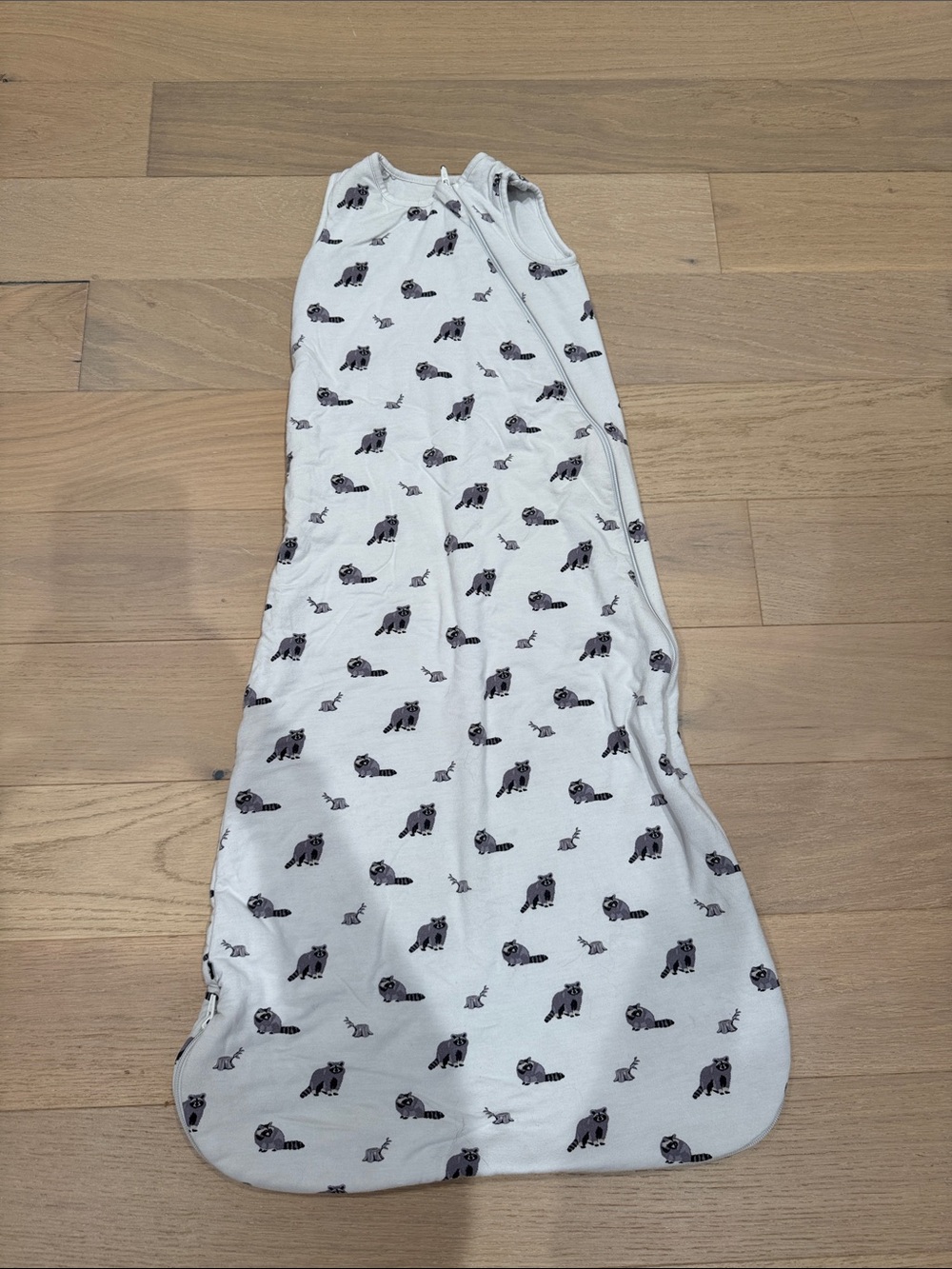 Women’s White Sleeveless Sleep Sack with Raccoon Print 1.0 tog